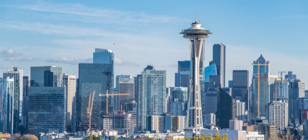 the skyline of seattle on a sunny day